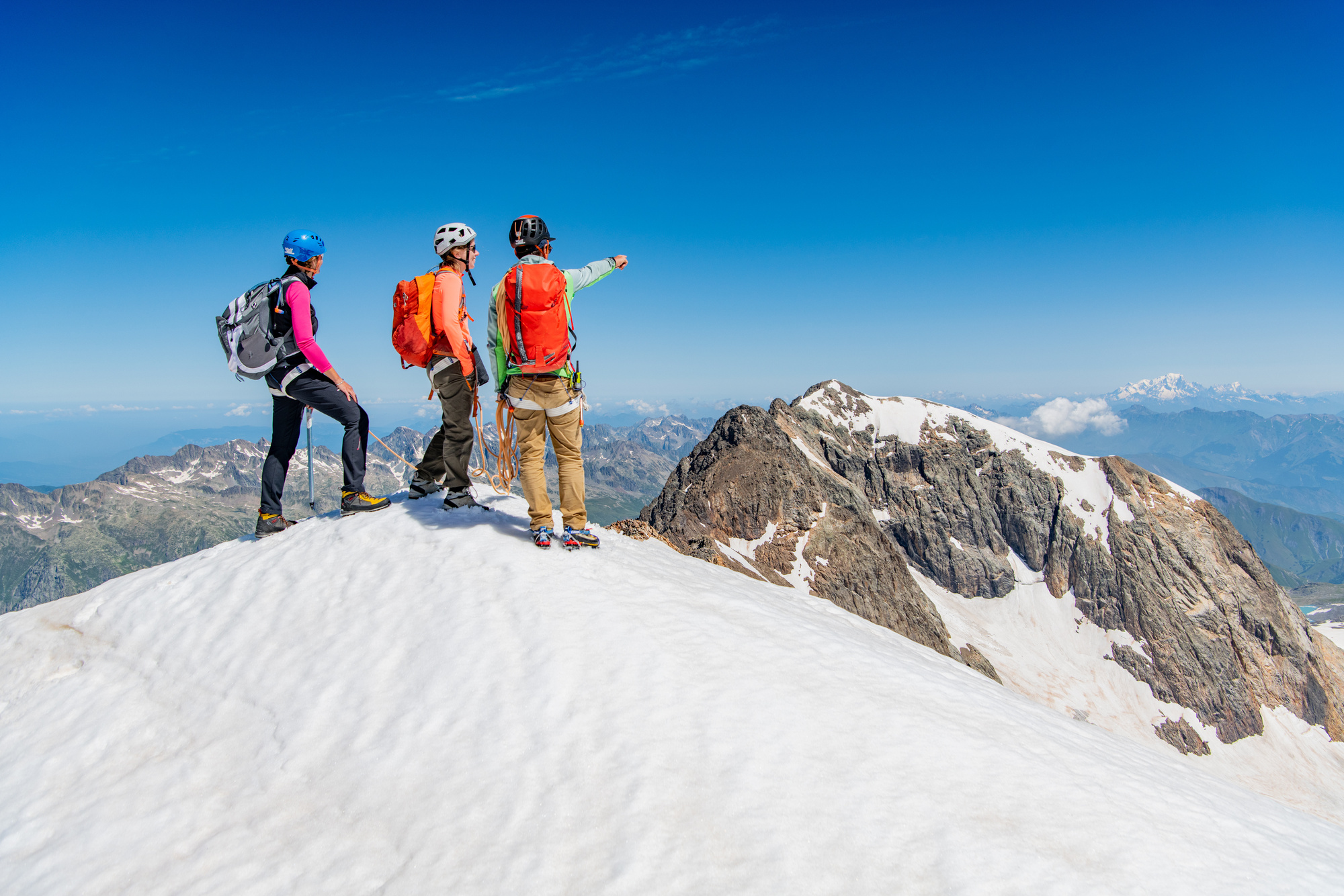 Alpinistes sur un glacier