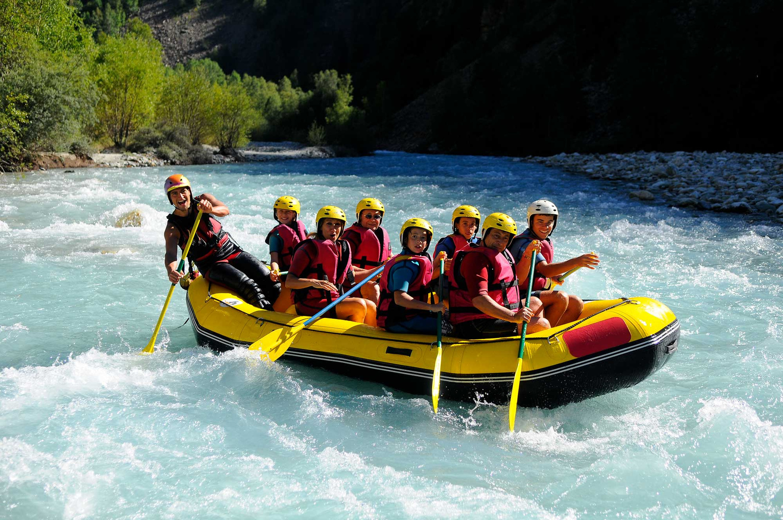 Équipe en rafting